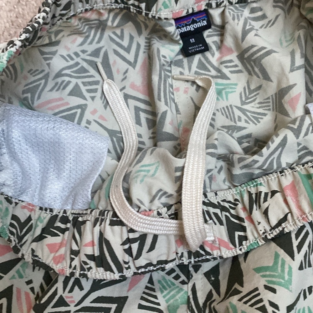 PATAGONIA‎ BARELY BAGGY QUIVER AND QUILL SHORTS WOMENS SIZE MEDIUM DRAWSTRING - Picture 6 of 7